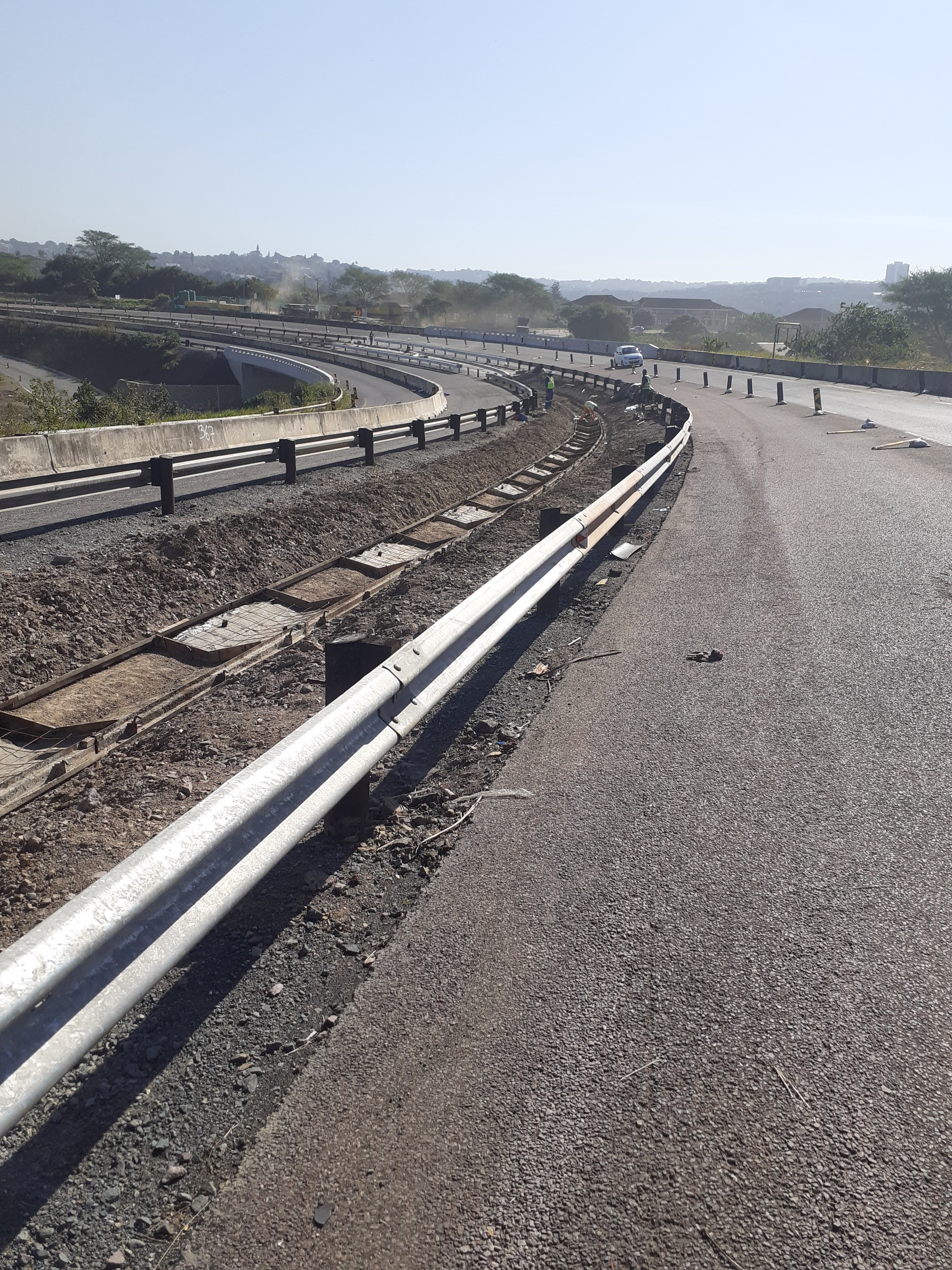 Lenda Construction - Highway Guard Rail Project